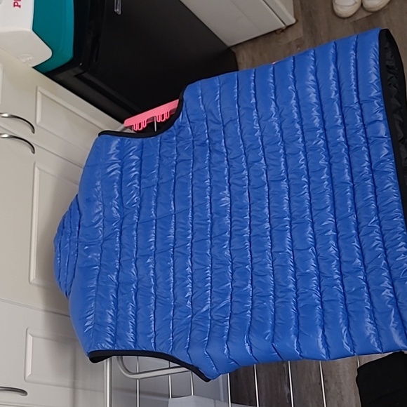 Adidas down vest, men's large, excellent condition - Picture 3 of 4